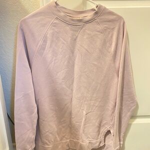 Universal thread crewneck